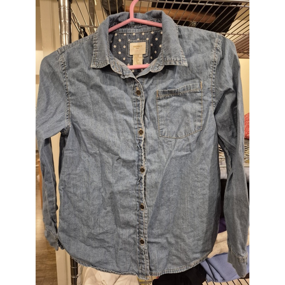 GIRL'S Forever 21 Denim Shirt Button Up Jean Top Size 9 10 Light Wash *Flaw* GUC